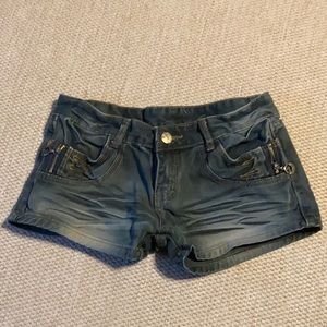 Raw jeans shorts